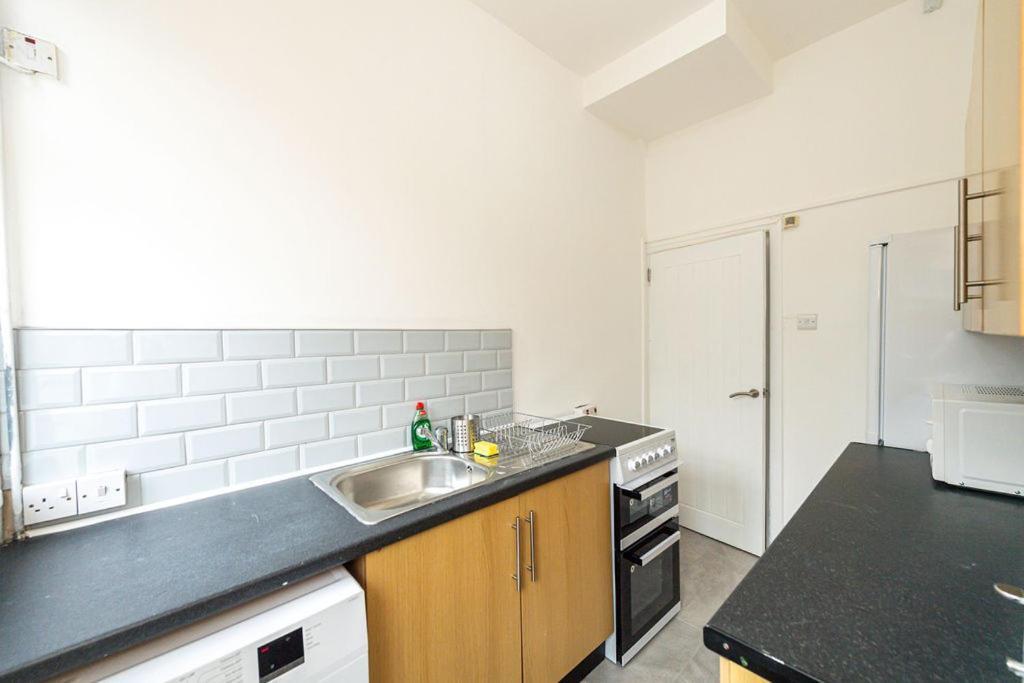 Room In Anfield Liverpool Esterno foto