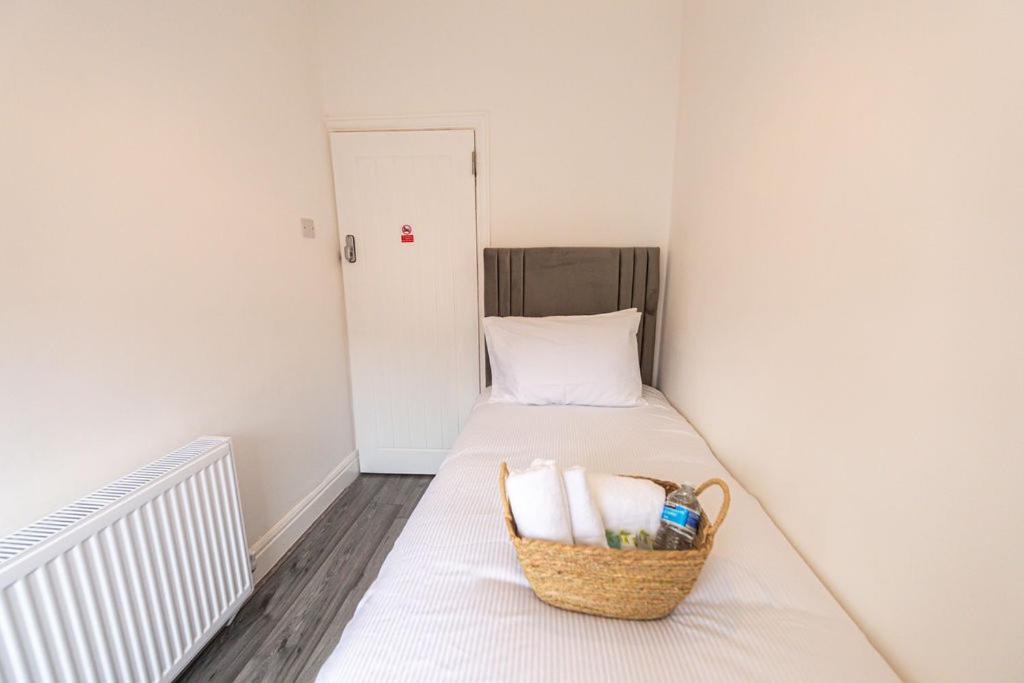 Room In Anfield Liverpool Esterno foto